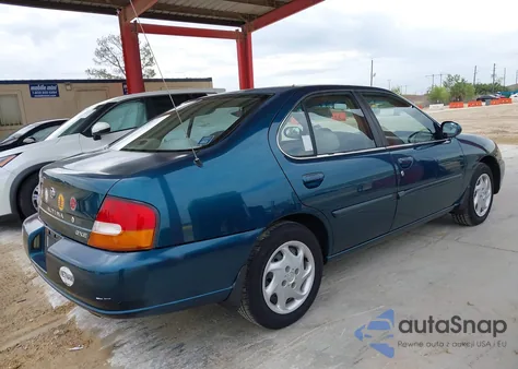1998 Nissan Altima Gle/Gxe/Se/Xe z USA, uszkodzony, nr VIN 1N4DL01D1WC242318